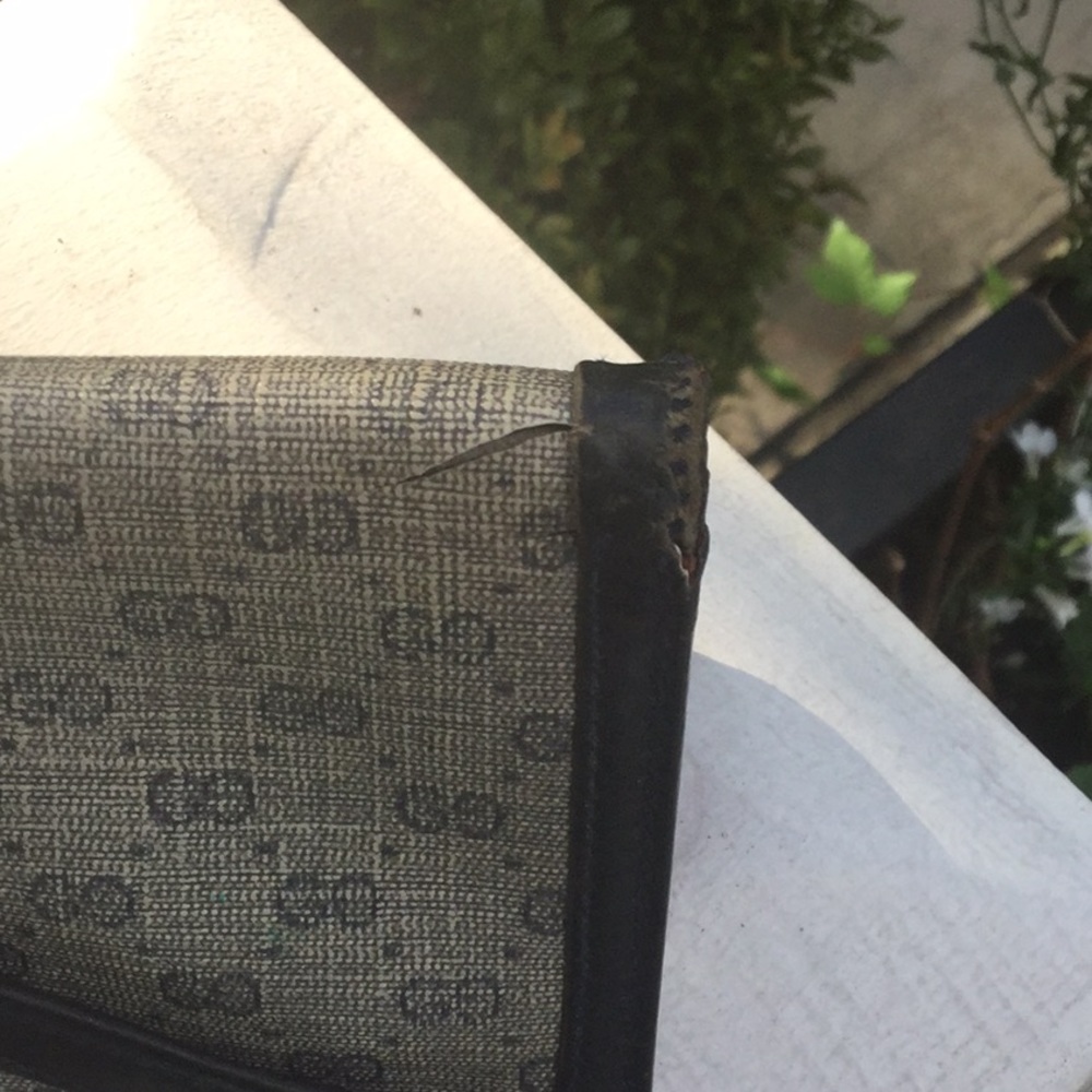 Authentic Gucci Wallet - Picture 2 of 6